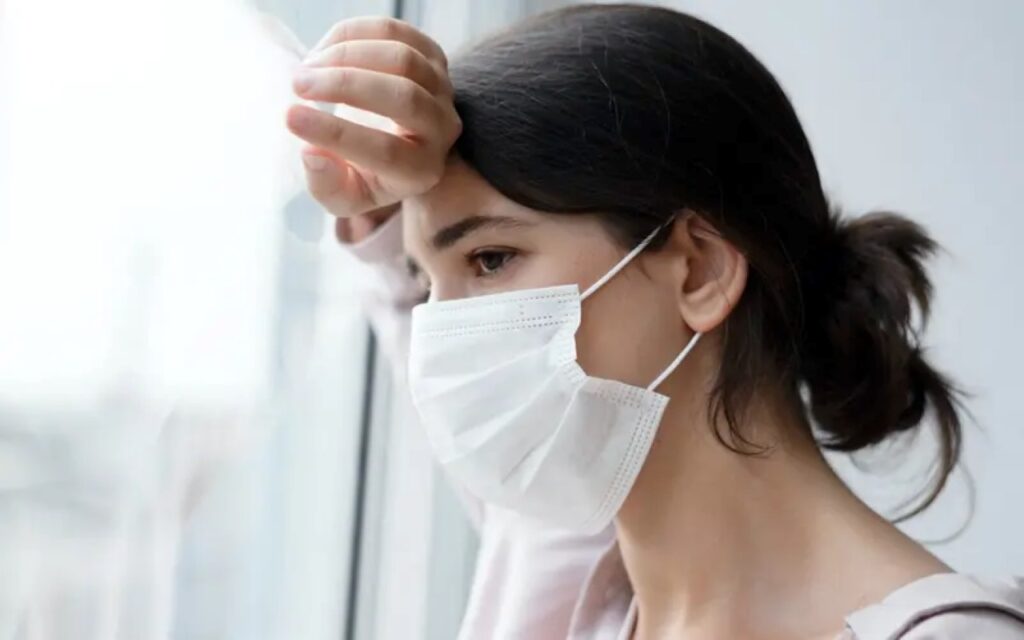 A face mask could use sensors to provide a warning about exposure