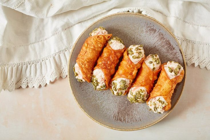 Cannoli Shells and Sweet Ricotta Dip