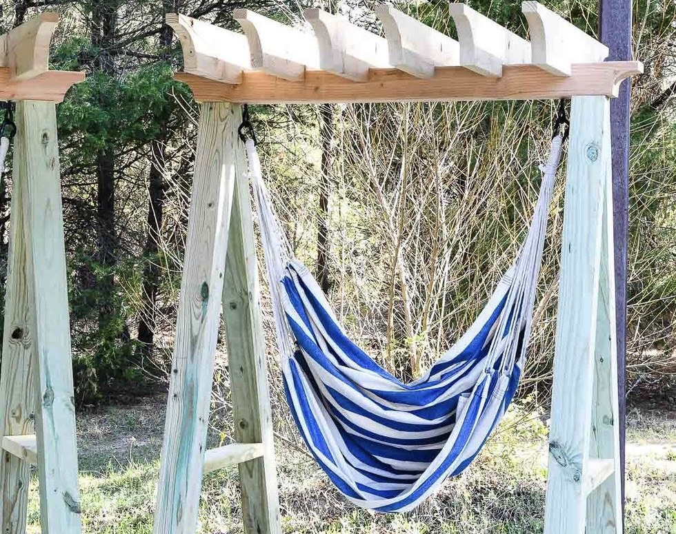 Hammock chair with pergola top