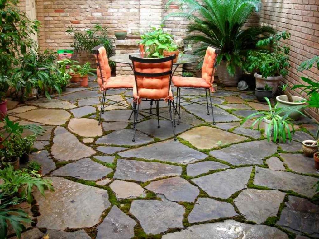 An outdoor flooring using natural stones