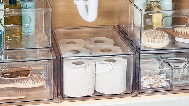 Tiny Bathroom organizing tip